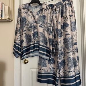 Tahari Blue and Cream Patterned Co-ord Set